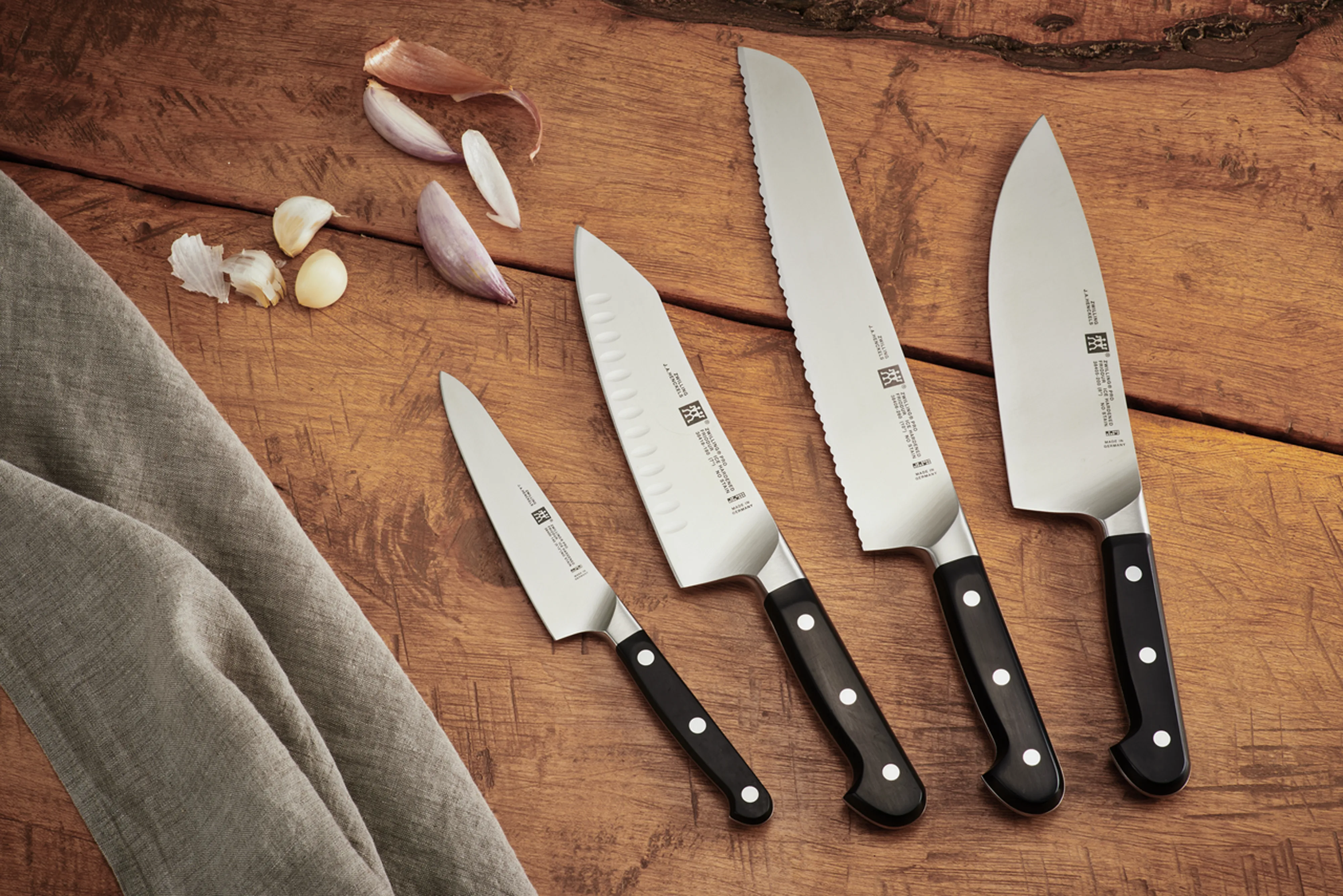 Zwilling | ツヴィリング からのZwilling Pro rocking santoku