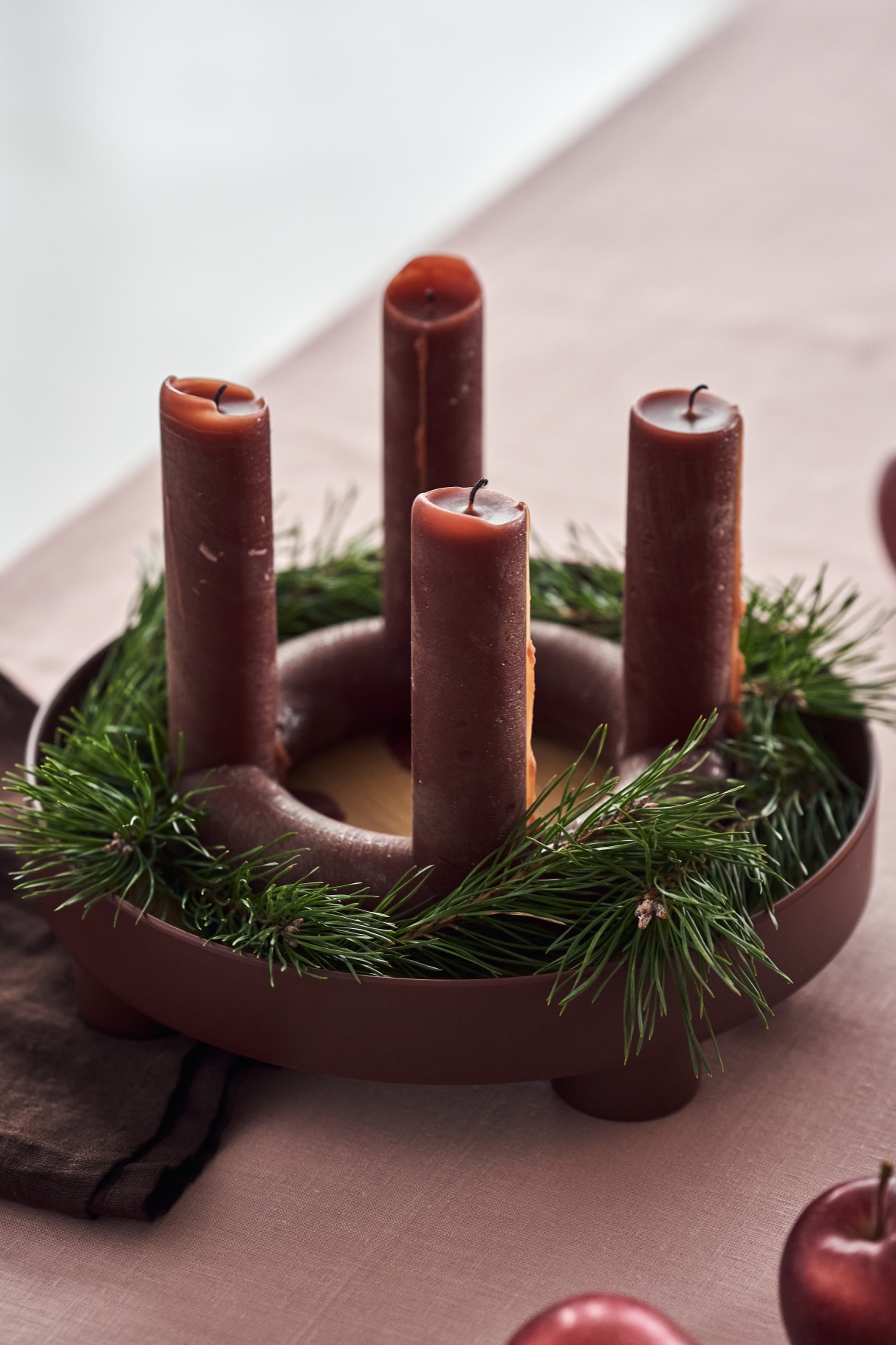 4-Christmas-table-scaping- 4-Christmas-table-scaping-